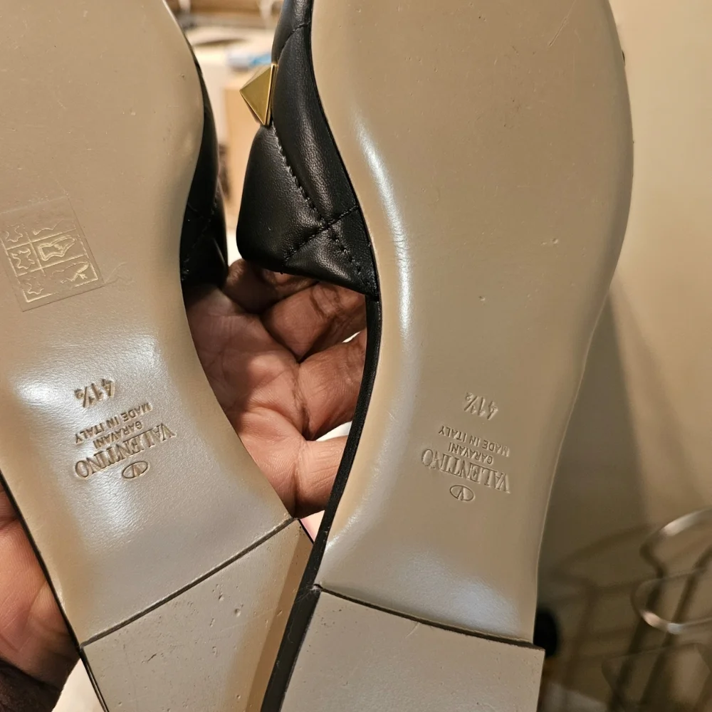 Valentino Women's Black Leather Shoes - Picture 1 of 7
